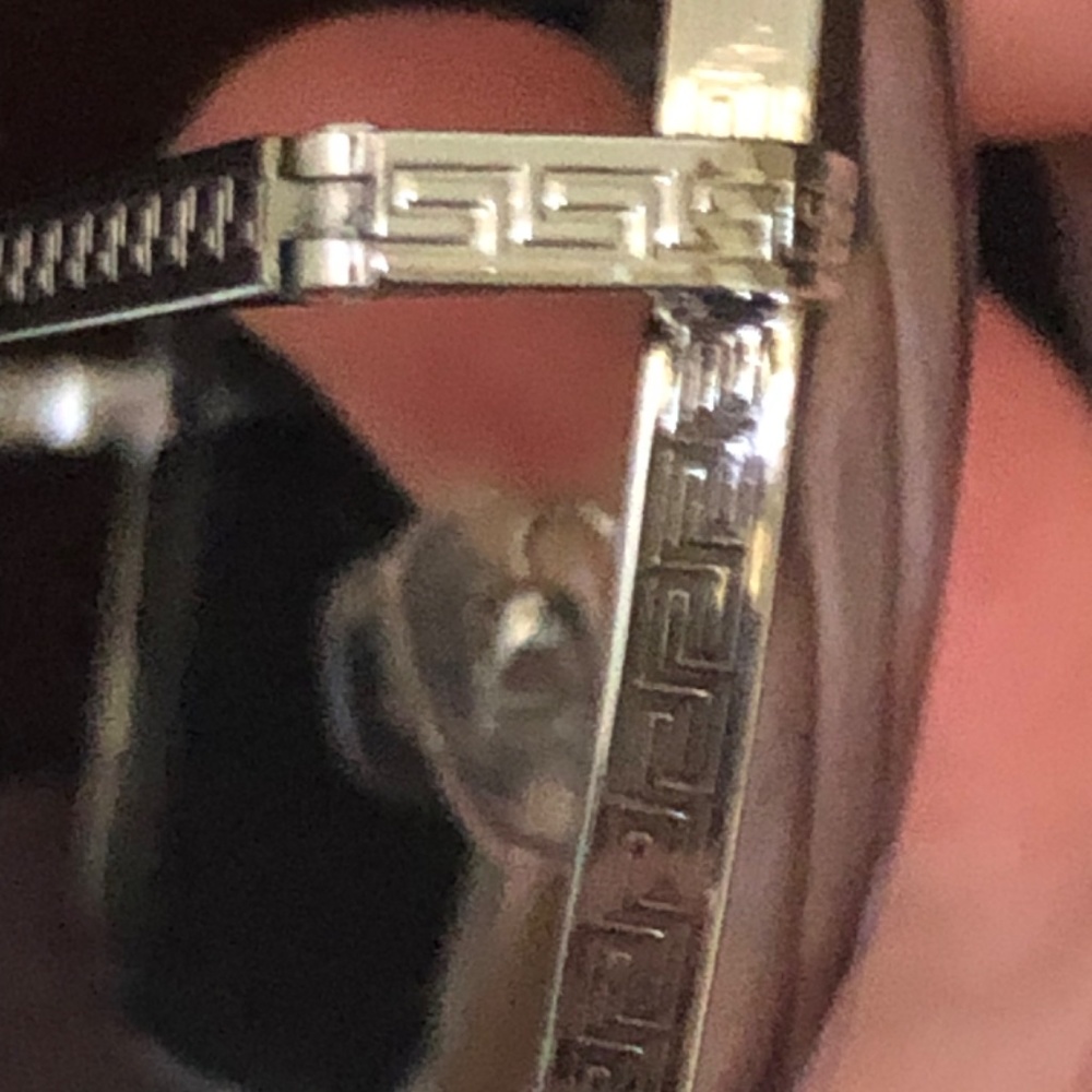 Versace - Picture 3 of 5